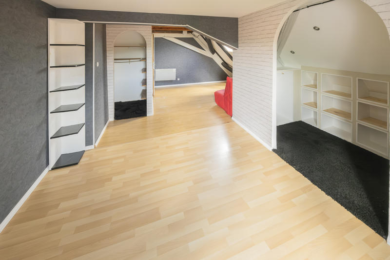 Maison - 228 m² - 7 pièces