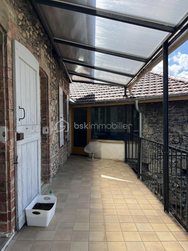 Demeure - 252 m² - 11 pièces