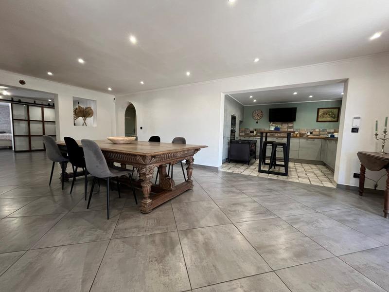 Maison - 215 m² - 6 pièces