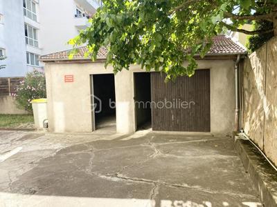 Local commercial - 83 m² - 1 pièce