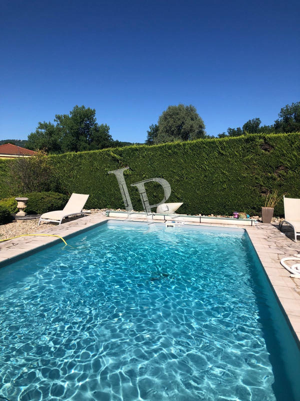 Maison - 160 m² - 5 pièces