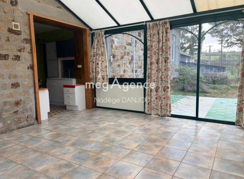 Maison - 122 m² - 9 pièces