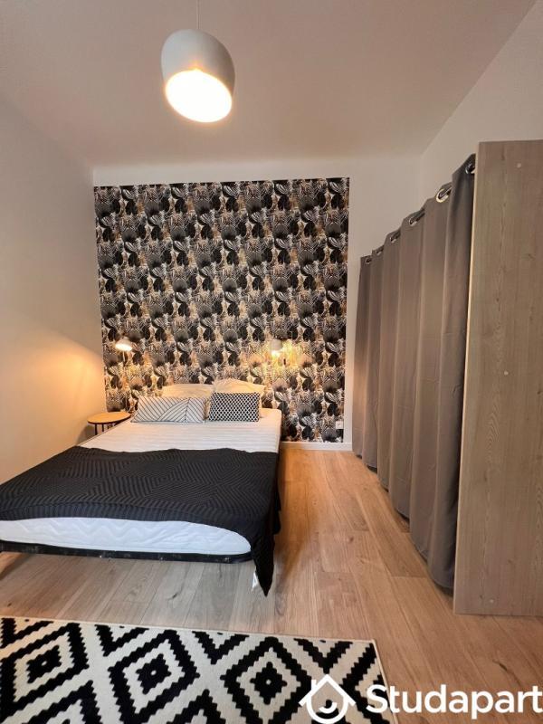 Chambre - 11 m² - 1 pièce