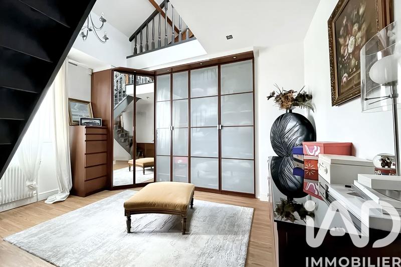 Maison - 215 m² - 5 pièces