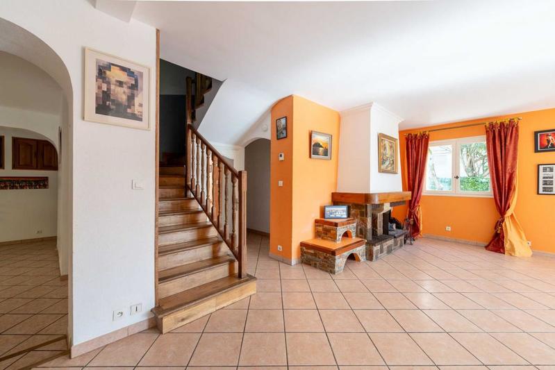 Villa - 222 m² - 6 pièces