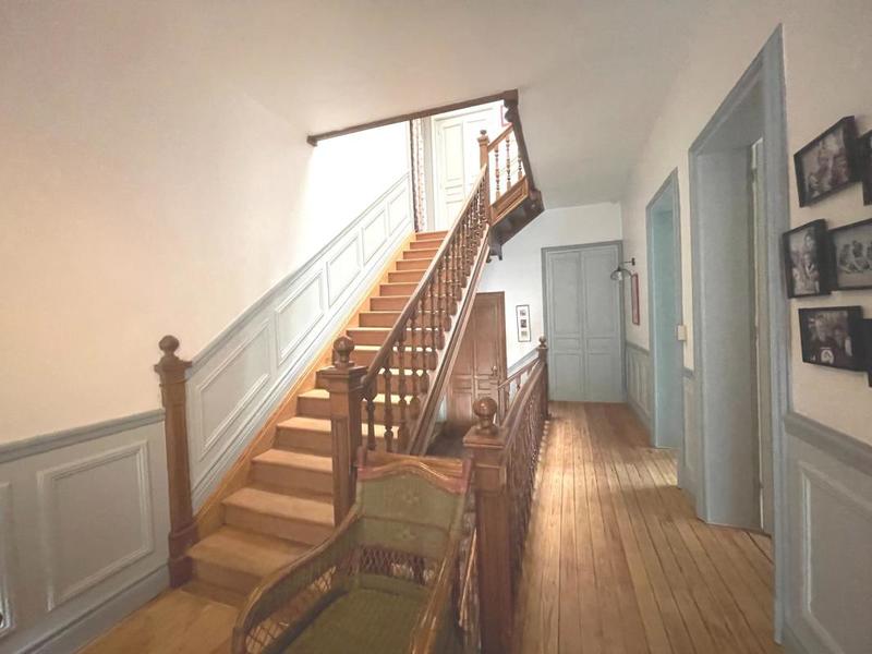 Demeure - 380 m² - 12 pièces