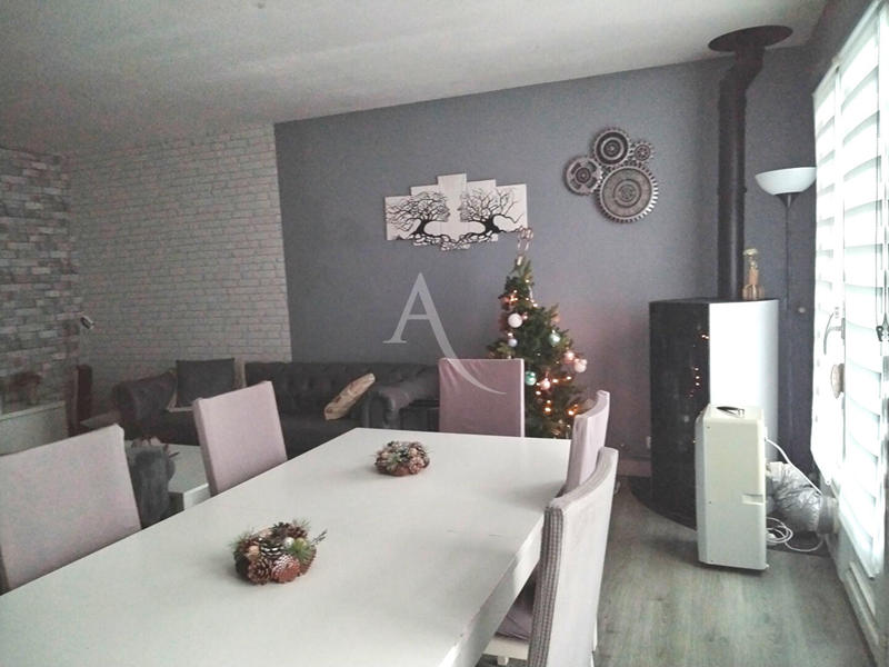 Maison - 92 m² - 5 pièces