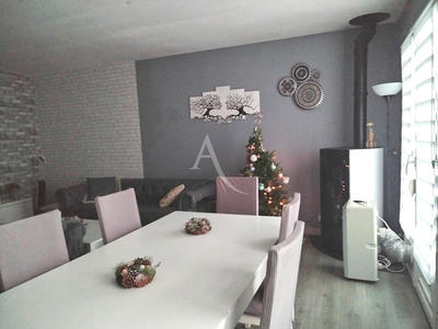 Maison - 92 m² - 5 pièces