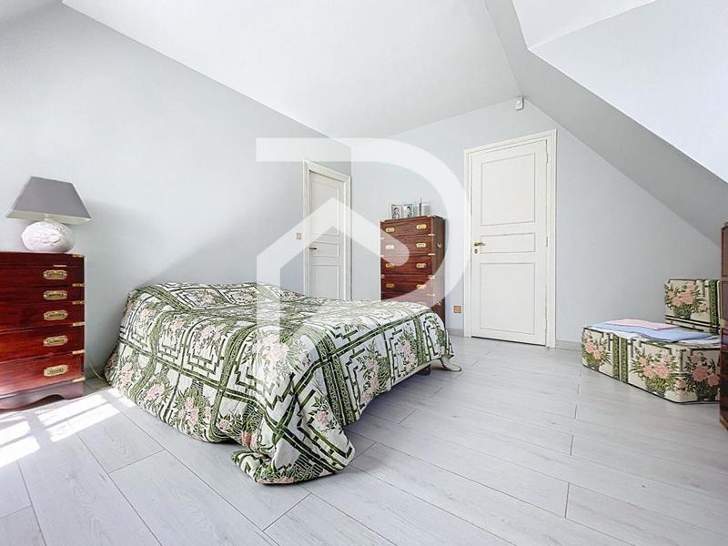 Maison d'architecte - 223 m² - 7 pièces