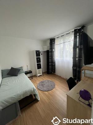 Chambre - 13 m² - 1 pièce