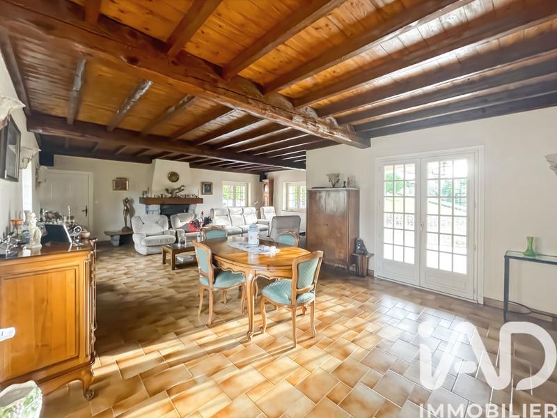 Maison - 180 m² - 7 pièces