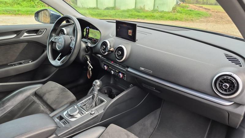Audi A3 sportback 3 2.0 Tdi 150 s-Tronic7 Sport - Automatique Toit ouvrant