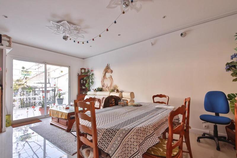 Maison - 180 m² - 8 pièces