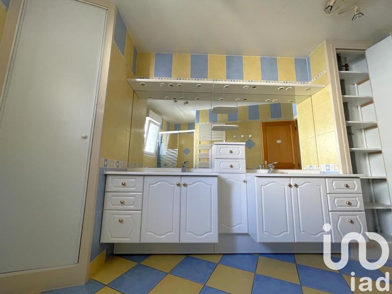 Maison - 231 m² - 8 pièces