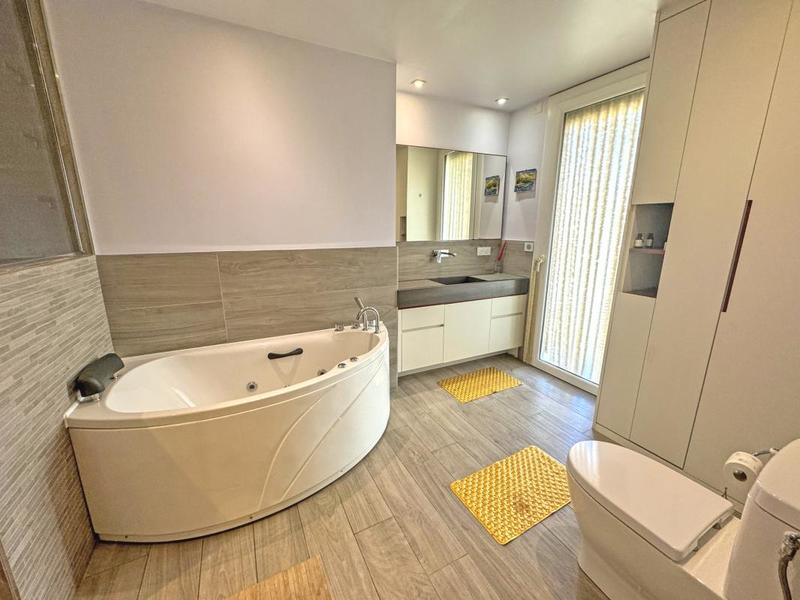 Appartement - 100 m² - 4 pièces