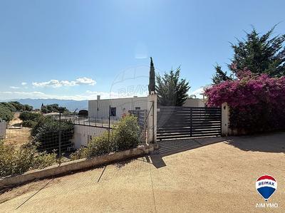 Villa - 196 m² - 6 pièces