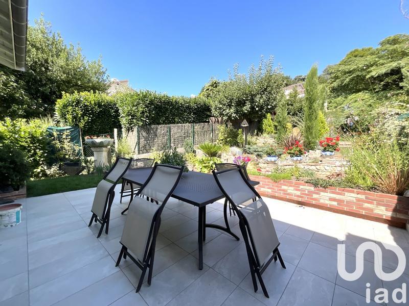 Maison - 205 m² - 5 pièces