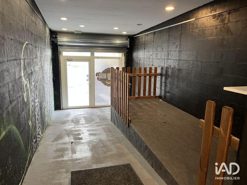 Local commercial - 252 m² - 7 pièces