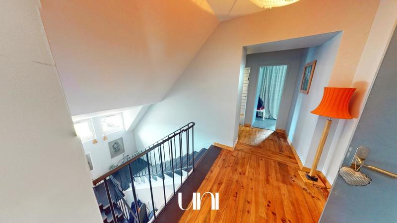 Maison - 422 m² - 12 pièces