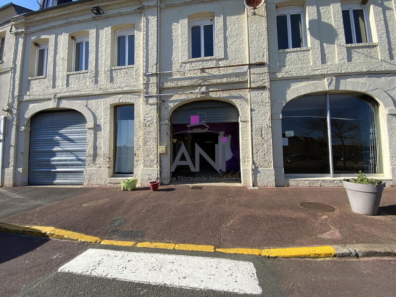 Local commercial - 1 044 m²