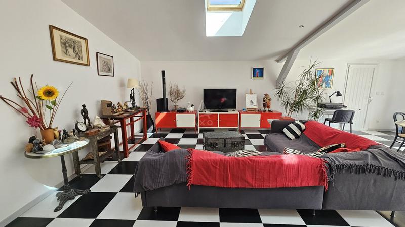 Maison - 213 m² - 6 pièces