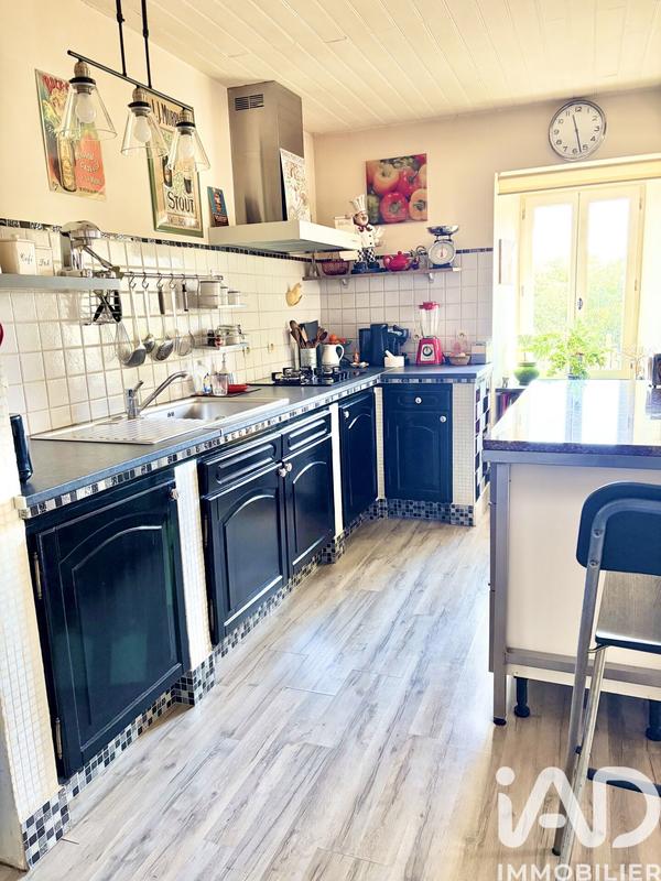 Maison - 222 m² - 10 pièces