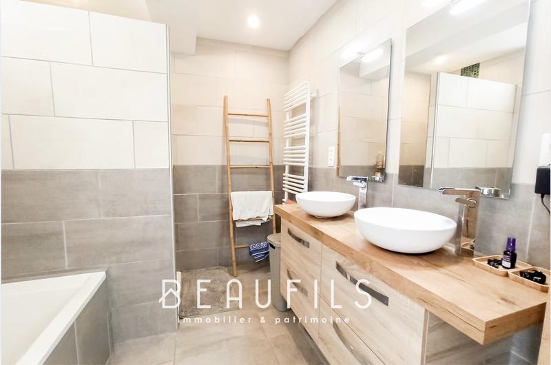 Appartement - 93 m² - 4 pièces