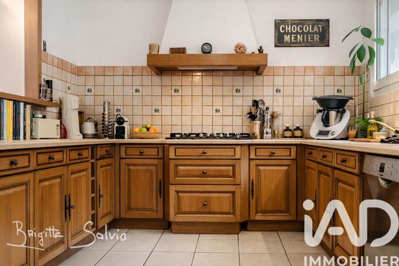 Maison - 258 m² - 9 pièces