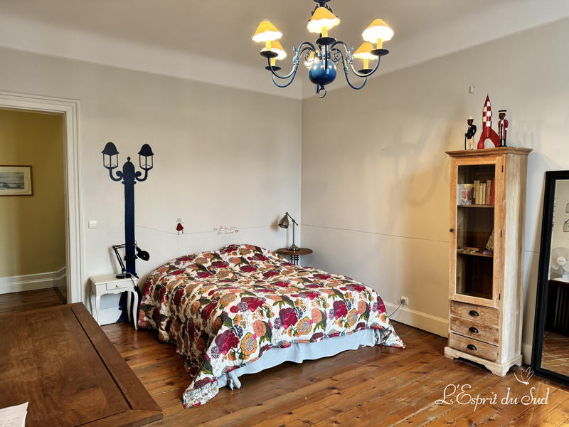 Maison - 400 m² - 10 pièces