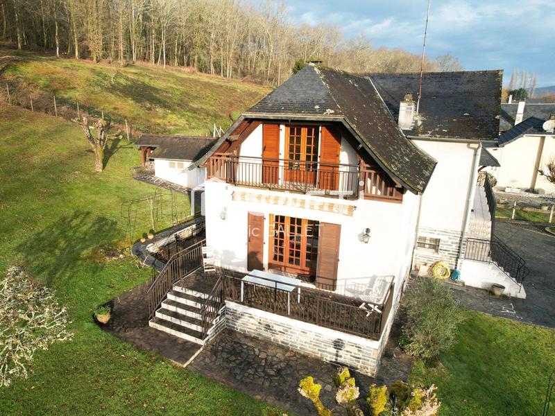 Maison - 182 m² - 6 pièces