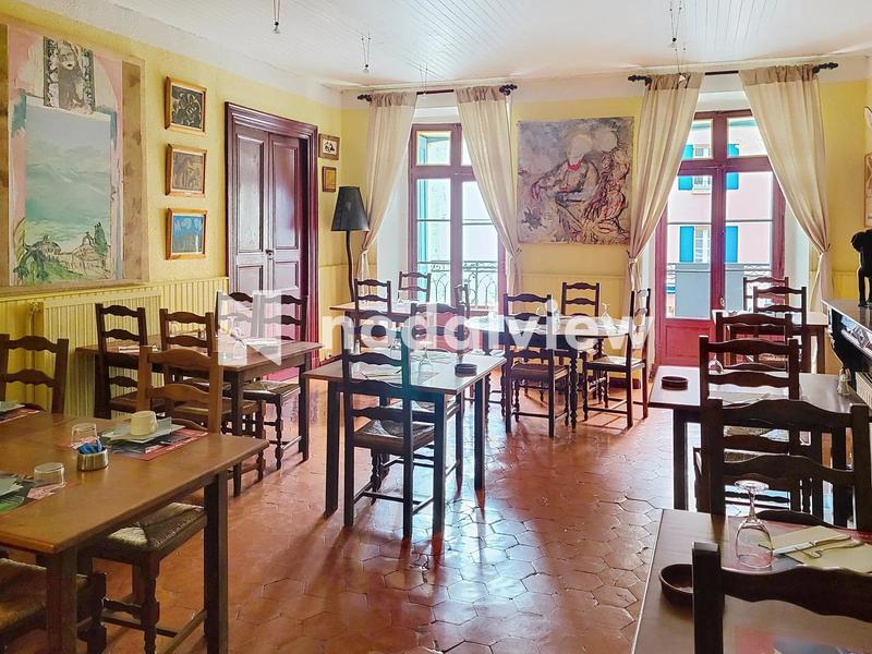 Local commercial - 900 m² - 19 pièces