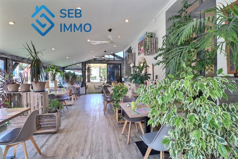 Local commercial - 202 m² - 7 pièces