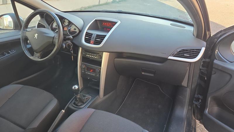 Peugeot 207 1.4 Vti 16v 95 Active - 5 places