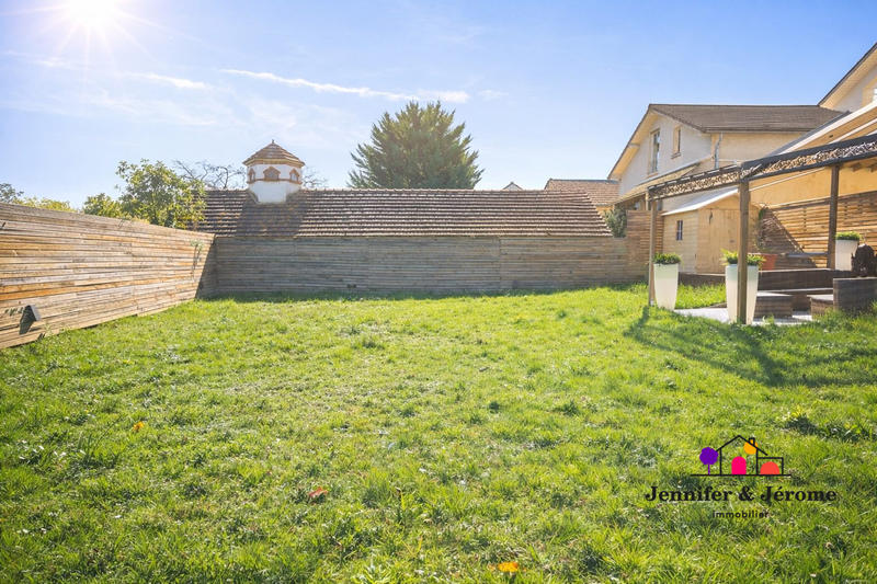 Maison - 267 m² - 9 pièces