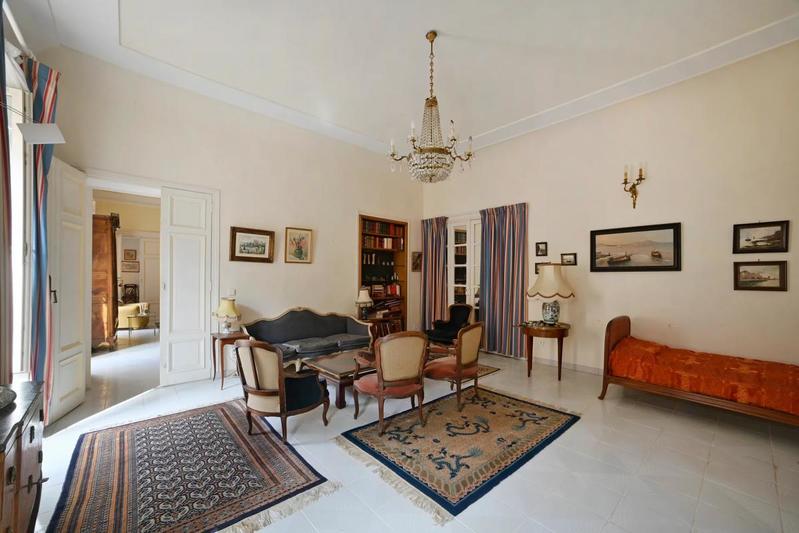 Appartement - 220 m² - 5 pièces