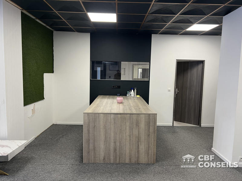 Bureau - 160 m² - 4 pièces