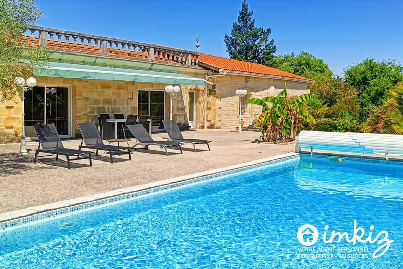 Maison - 250 m² - 6 pièces