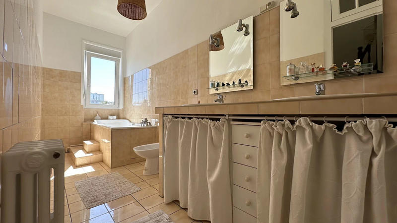 Maison - 190 m² - 7 pièces