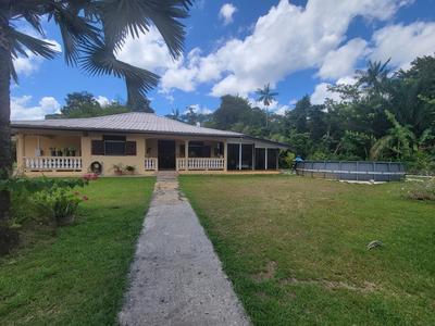 Maison - 180 m² - 4 pièces