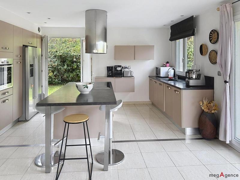 Maison traditionnelle - 140 m² - 5 pièces