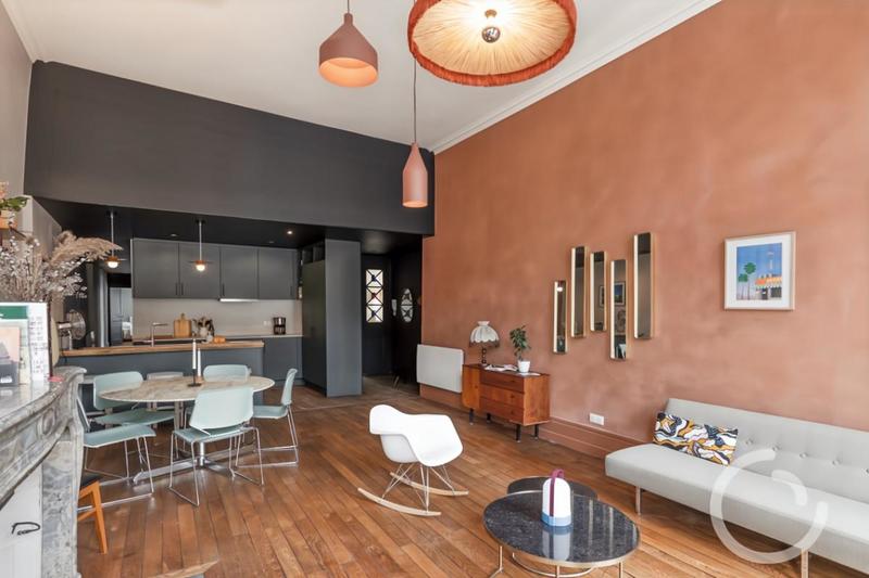 Appartement - 165 m² - 8 pièces