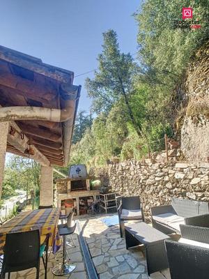 Maison - 140 m² - 9 pièces