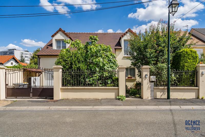 Maison - 155 m² - 5 pièces