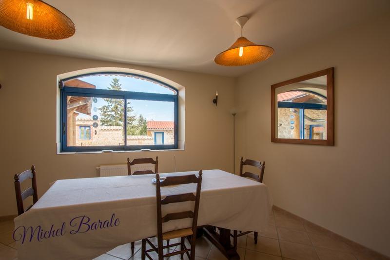 Maison - 208 m² - 8 pièces