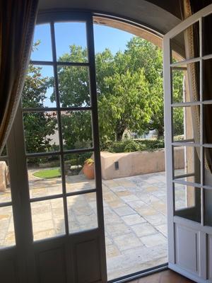 Propriété - 300 m² - 8 pièces