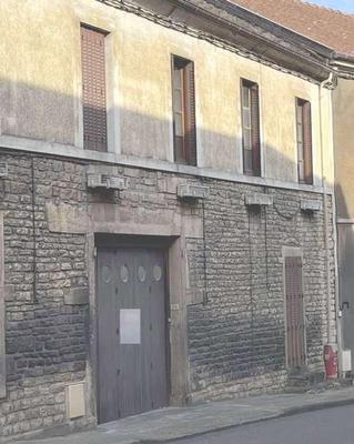 Maison - 92 m² - 8 pièces