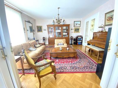 Villa - 277 m² - 6 pièces