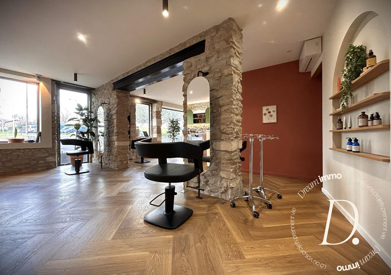 Local commercial - 120 m² - 4 pièces