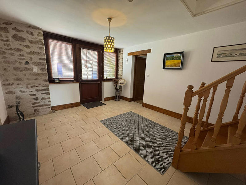 Maison - 220 m² - 7 pièces