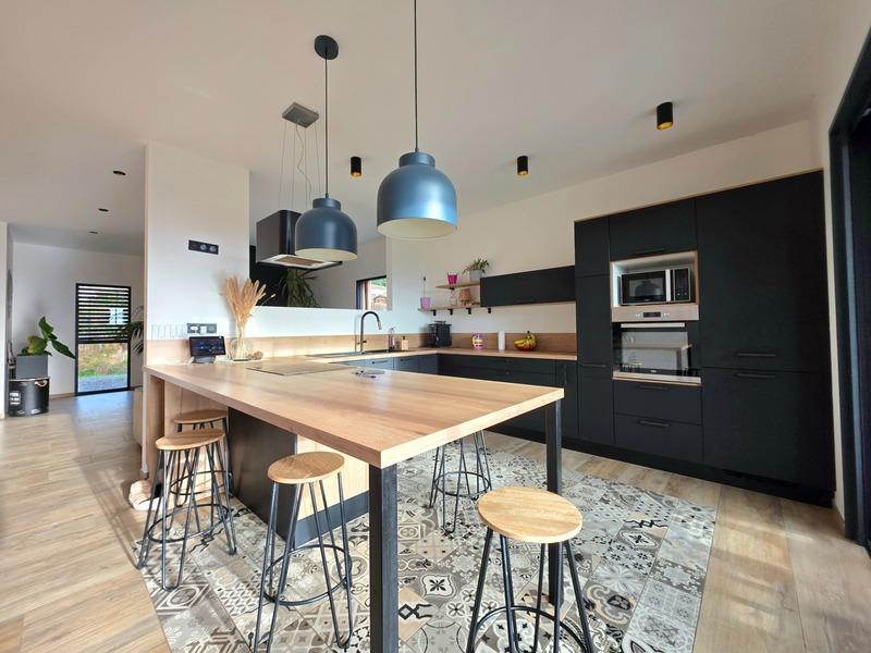 Maison - 167 m² - 6 pièces